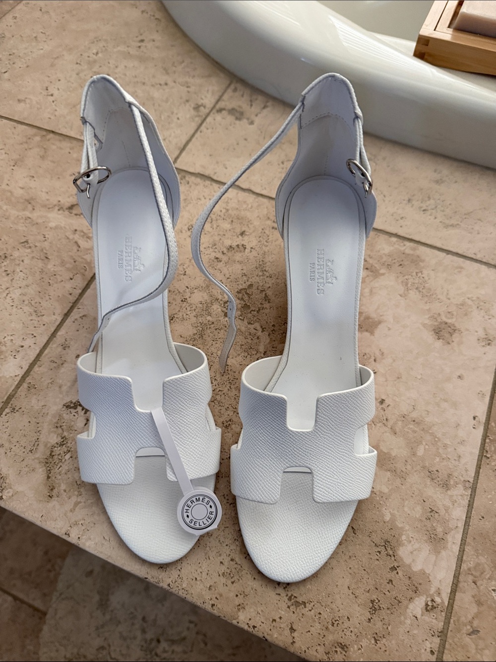 Hermes White Oran Slingback Heeled Sandals fit as a true 9